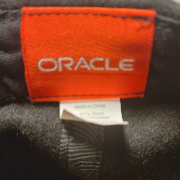 Oracle software applications cloud logo wool hat. - Picture 7 of 7